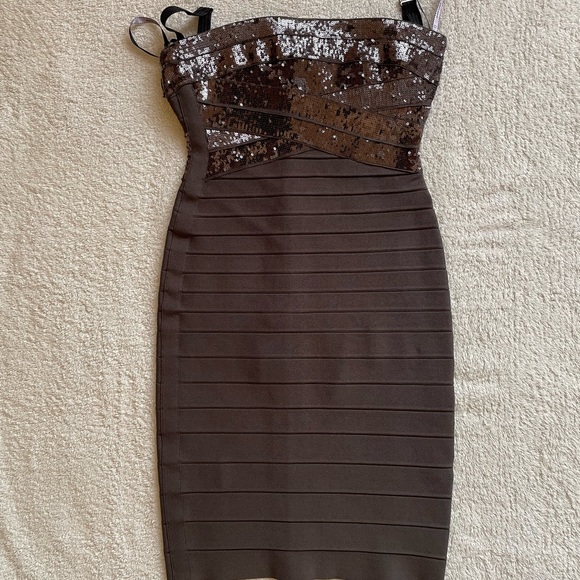 Beautiful pre-owned “Simone” Hervé Leger dress in XS - Picture 3 of 9